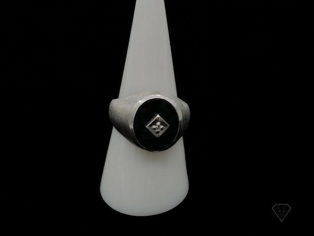 White Gold and Onyx Signet ring with Natural Diamond (10k WG, .015cttw)